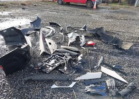 2016 Chrysler 200 Limited Platinum z USA, uszkodzony, nr VIN 1C3CCCAGXGN183085